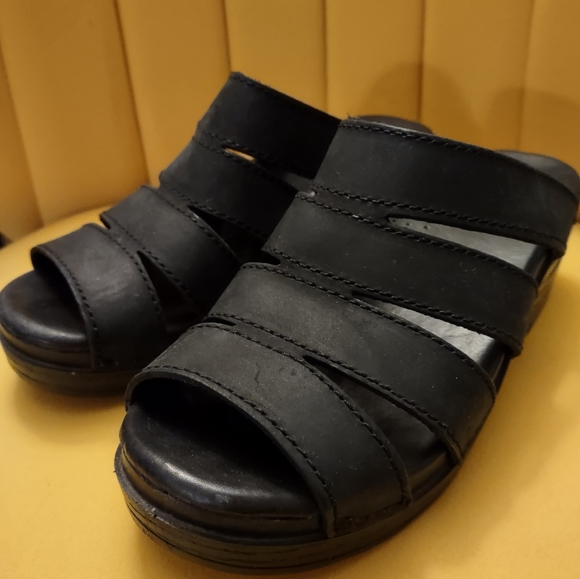 Dansko Slides - Picture 5 of 6